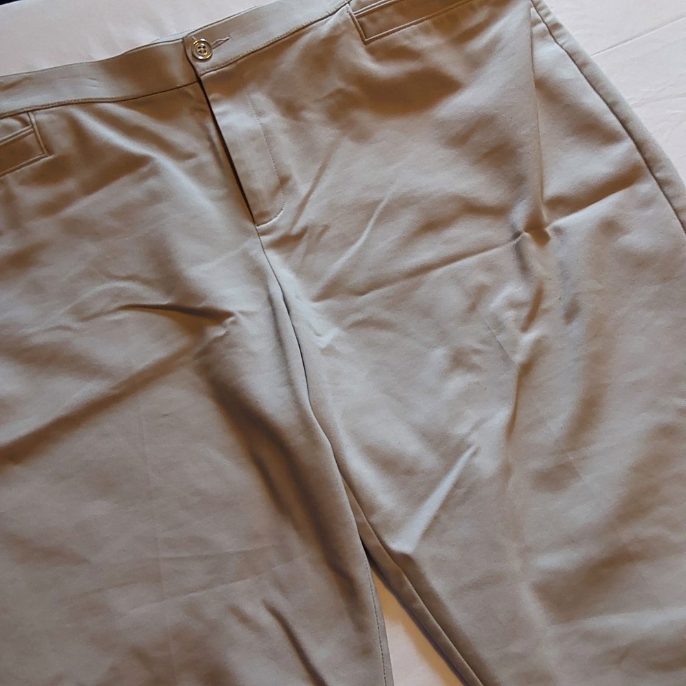 CJ Banks Christopher & Banks Women Sz 24w High-Rise Tan Stretch Casual 18" Capri